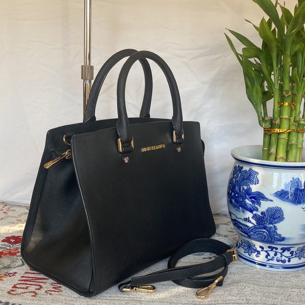 Michael Kors Handbag/shoulder bag/ Crossbody Bag. Black